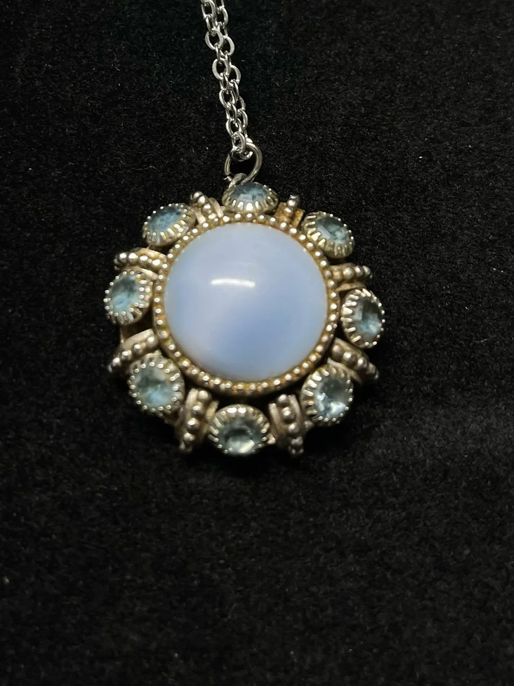 Vintage Avon Blue Cabochon Rhinestone Pendant Necklace Silver Tone Signed